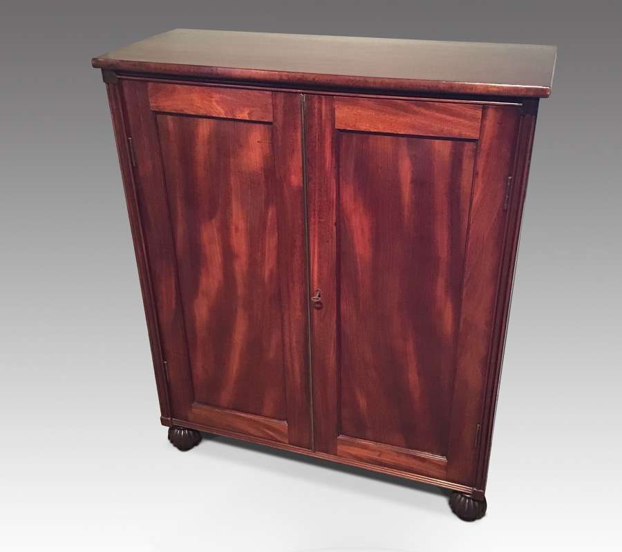 Sidecabinet