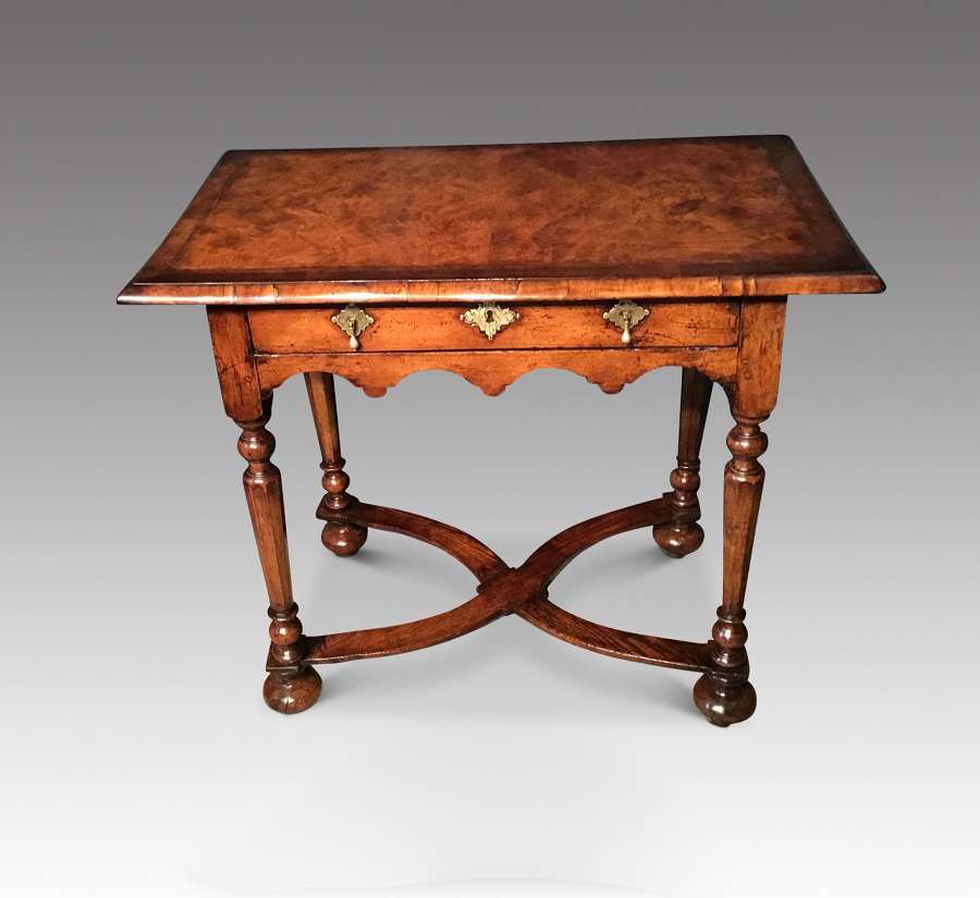Early 18th century Sidetable.