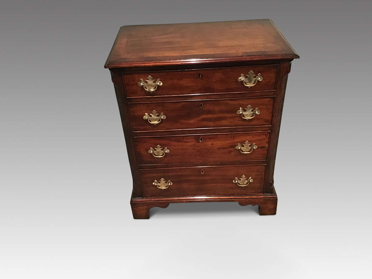 Small antique mahogany chest of drawers