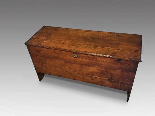 Antique Georgian pine coffer