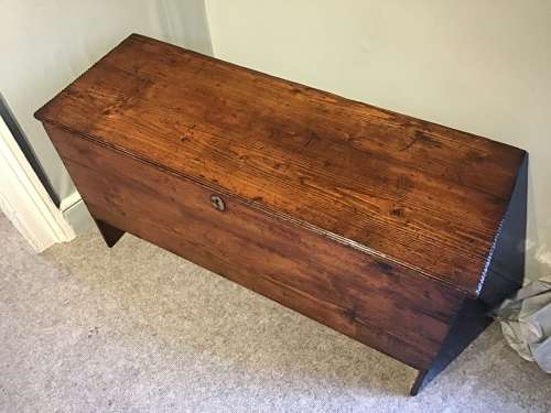Antique Georgian pine coffer