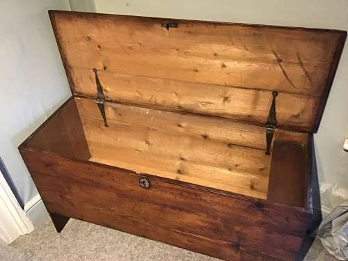 Antique Georgian pine coffer