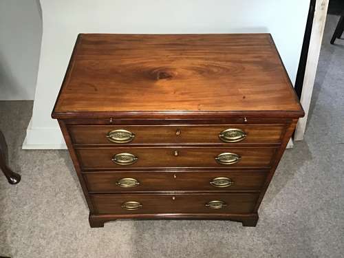 Antique mahogany chest of drawers