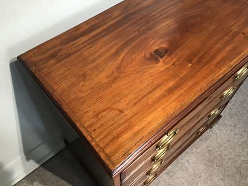 Antique mahogany chest of drawers