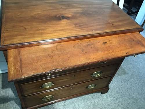 Antique mahogany chest of drawers