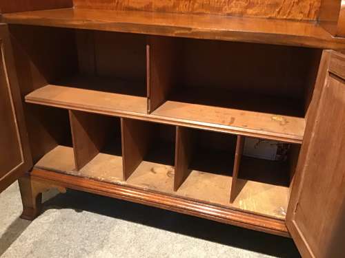 Antique sidecabinet