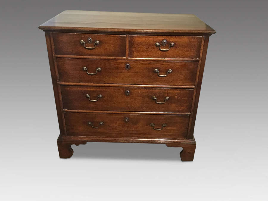 Antique oak chest of drawers