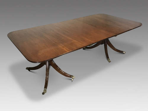Antique mahogany pedestal dining table
