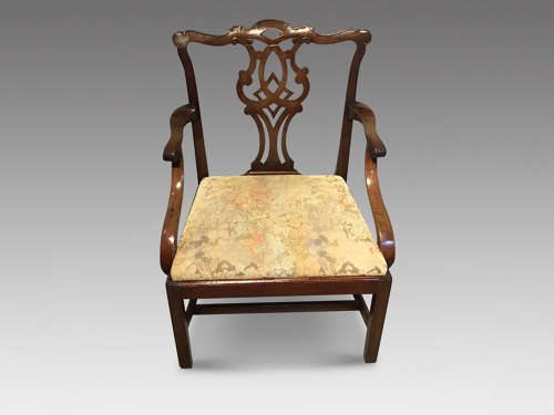 Antique elbow chair