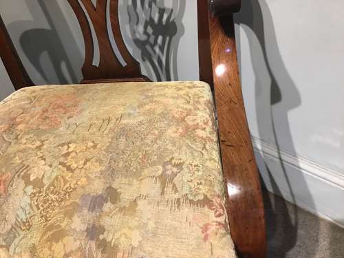 Antique elbow chair