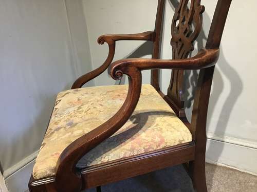 Antique elbow chair