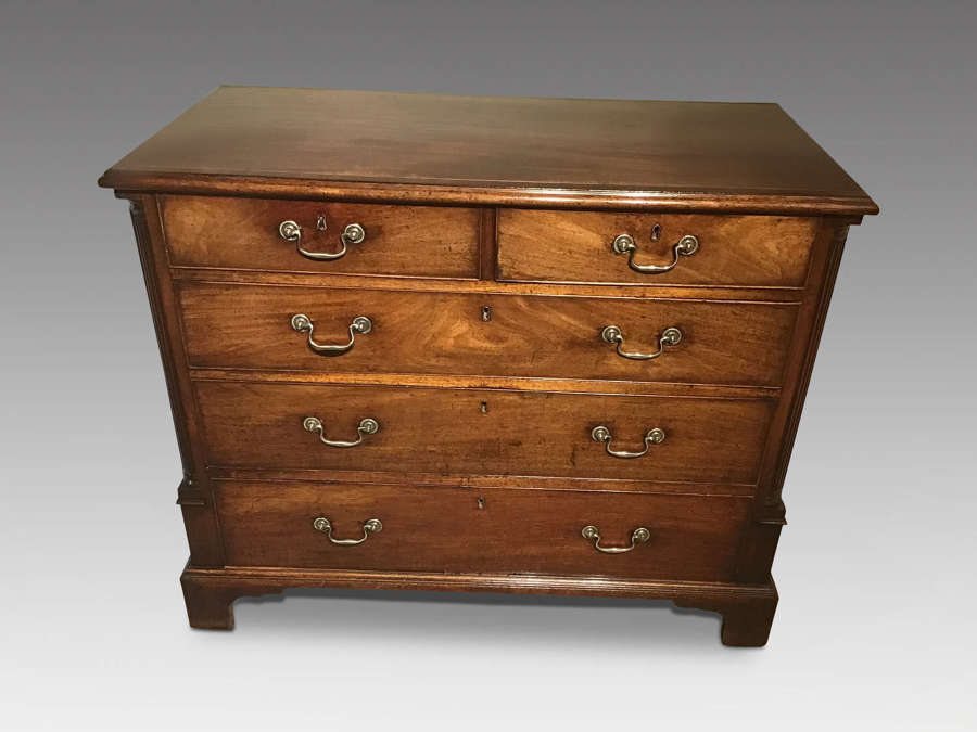 Antique mahogany chest of drawers