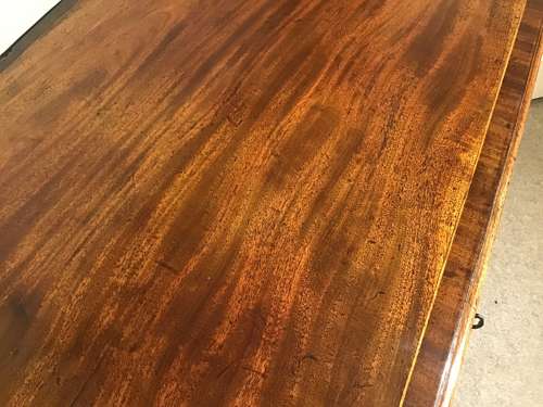 Antique mahogany chest of drawers