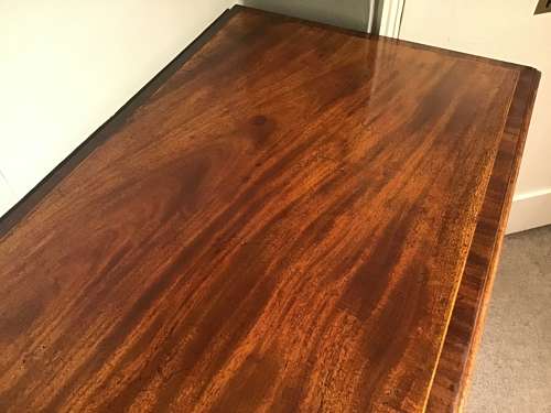 Antique mahogany chest of drawers