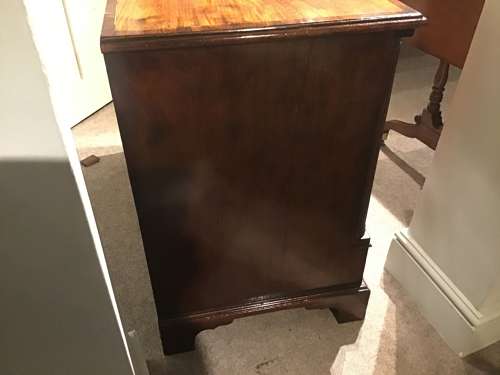 Antique mahogany chest of drawers