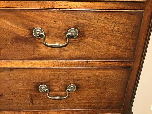 Antique mahogany chest of drawers