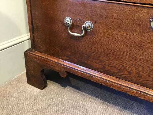 Antique oak chest of drawers