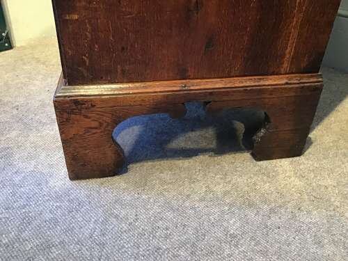 Antique oak chest of drawers