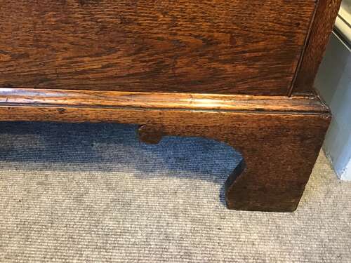 Antique oak chest of drawers