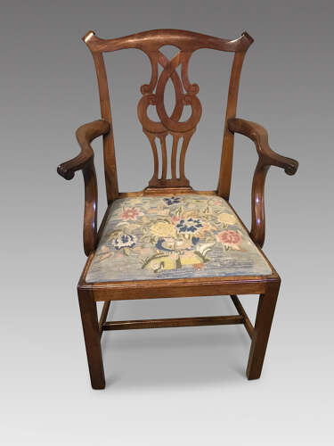 Antique elbow chair