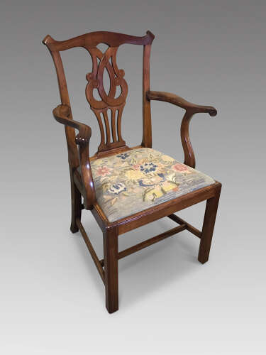 Antique elbow chair