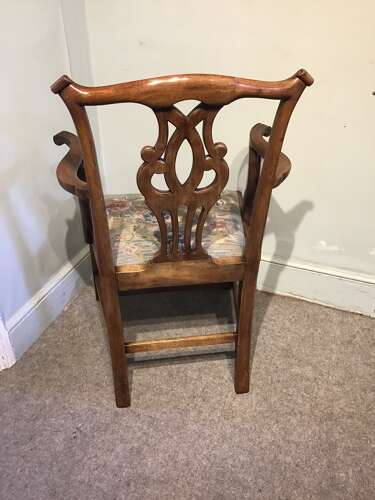 Antique elbow chair