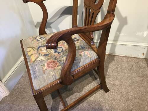 Antique elbow chair