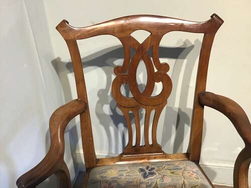Antique elbow chair