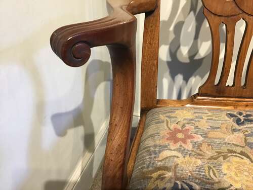 Antique elbow chair