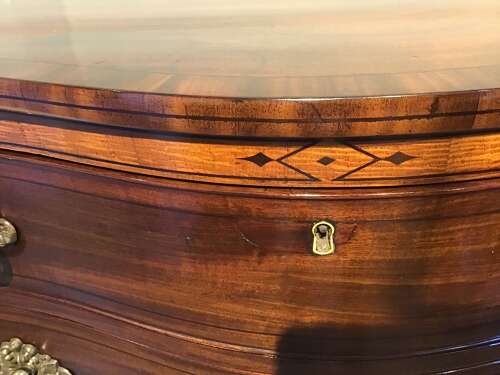 Georgian serpentine chest of drawers