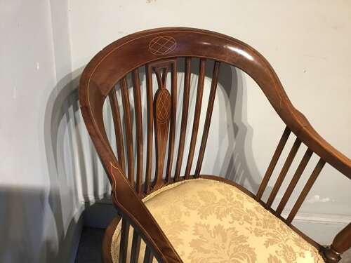 Antique tub chair