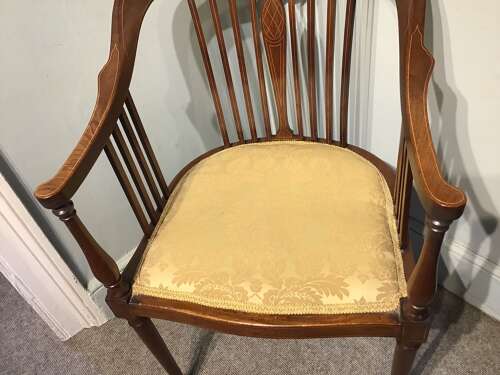 Antique tub chair