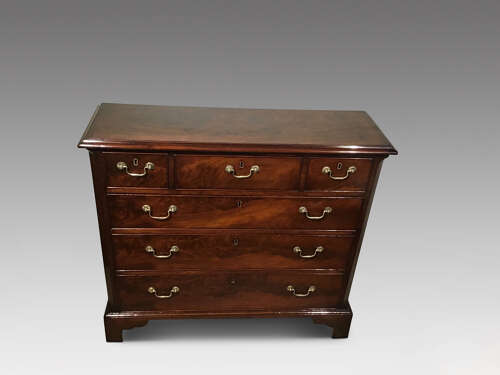 Antique mahogany chest of drawers