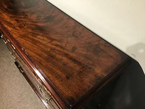 Antique mahogany chest of drawers