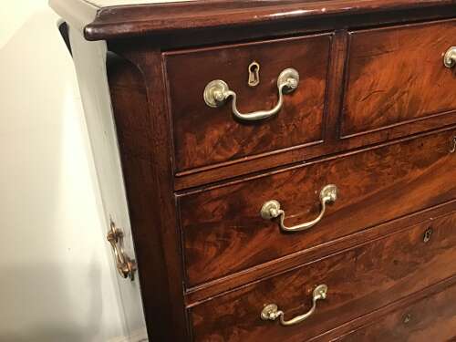 Antique mahogany chest of drawers