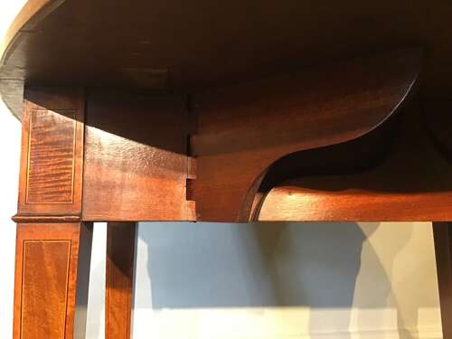 Antique pembroke table