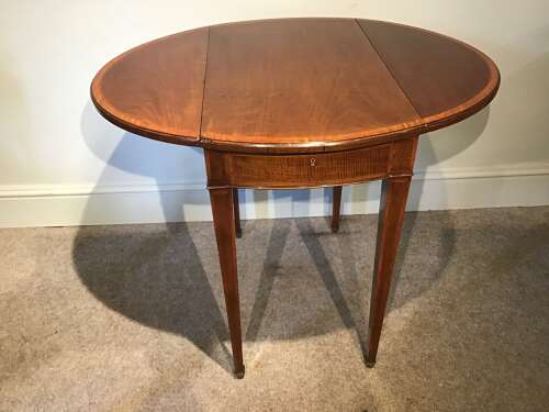 Antique pembroke table
