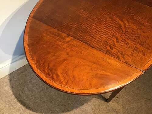 Antique pembroke table