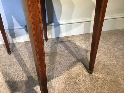 Antique pembroke table