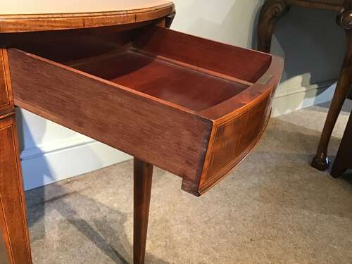 Antique pembroke table