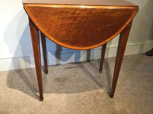 Antique pembroke table