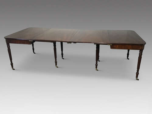 Georgian mahogany dining table