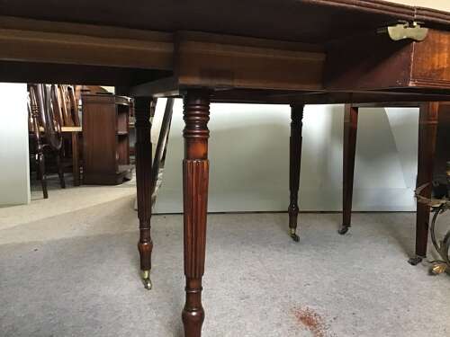 Georgian mahogany dining table