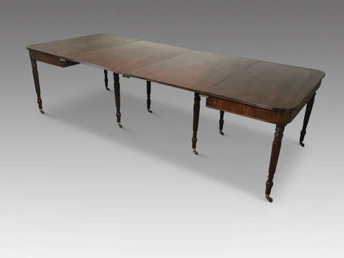 Georgian mahogany dining table