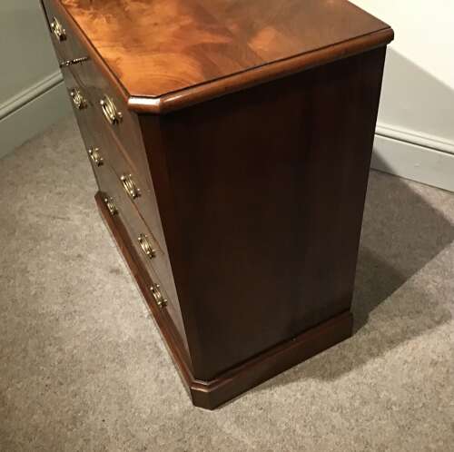 Antique mahogany chest of drawers