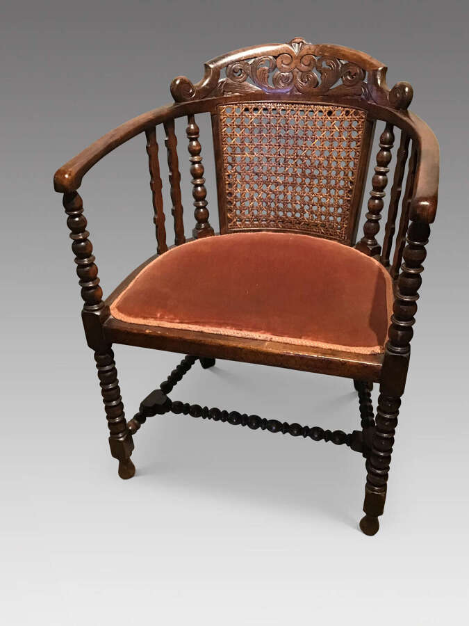 Antique tub chair