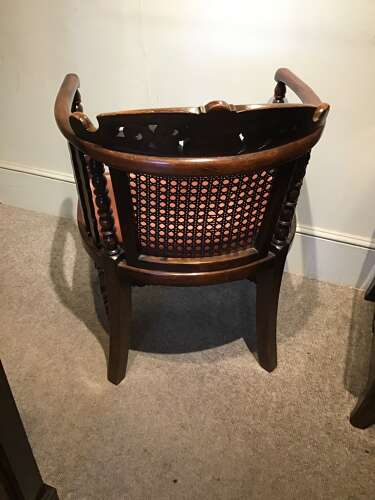 Antique tub chair