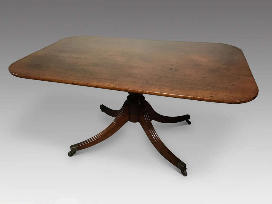 Georgian mahogany breakfast table