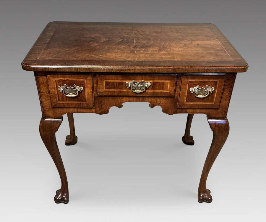 Georgian walnut lowboy