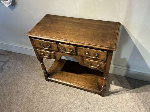 Oak sidetable